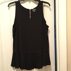 Women’s sleeveless pleated bottom top